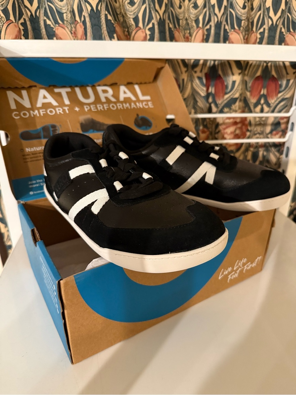 NWT Xero Women's Kelso Court Shoes Barefoot Sneakers Size 9 Black & White - Picture 3 of 7